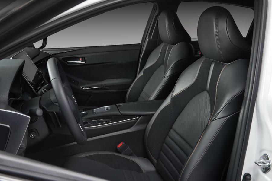 Интерьер Toyota Avalon Touring 2018 года  (фото 13 из 41)
